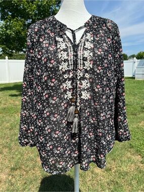 Mason & Belle Black Floral Tie-Neck Boho Blouse with Embroidered Front Sz Small